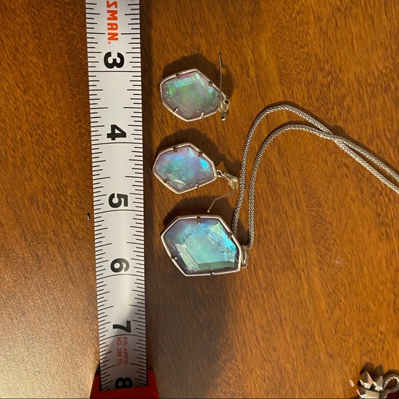 Kendra Scott Kalani Necklace and Dax Earrings Set - Picture 6 of 7